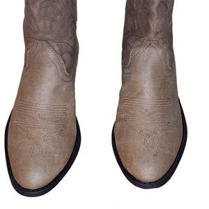 Rampage Women’s Cowboy Boots Size 8M Walden 300301 Taupe Tan Cowgirl Boots